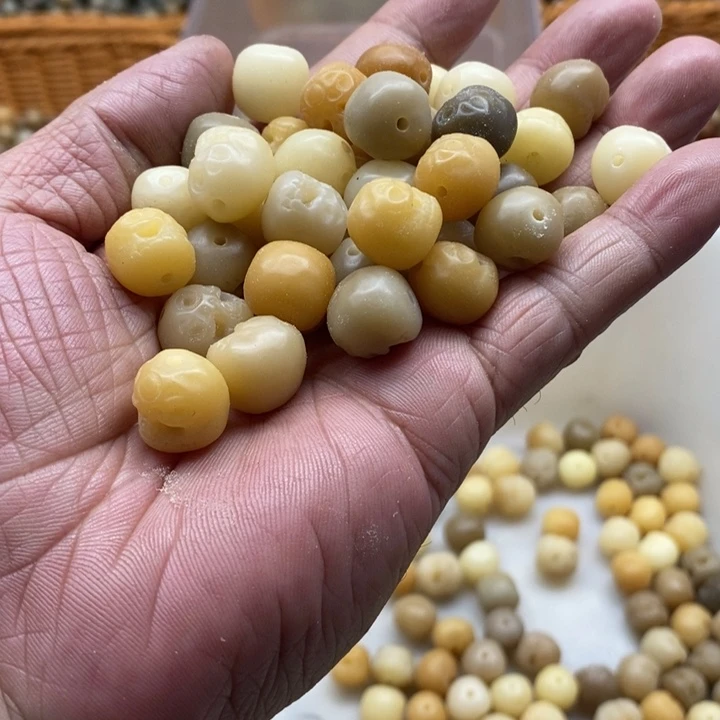 白玉菩提吊坠瑕疵12风化阿呆60颗