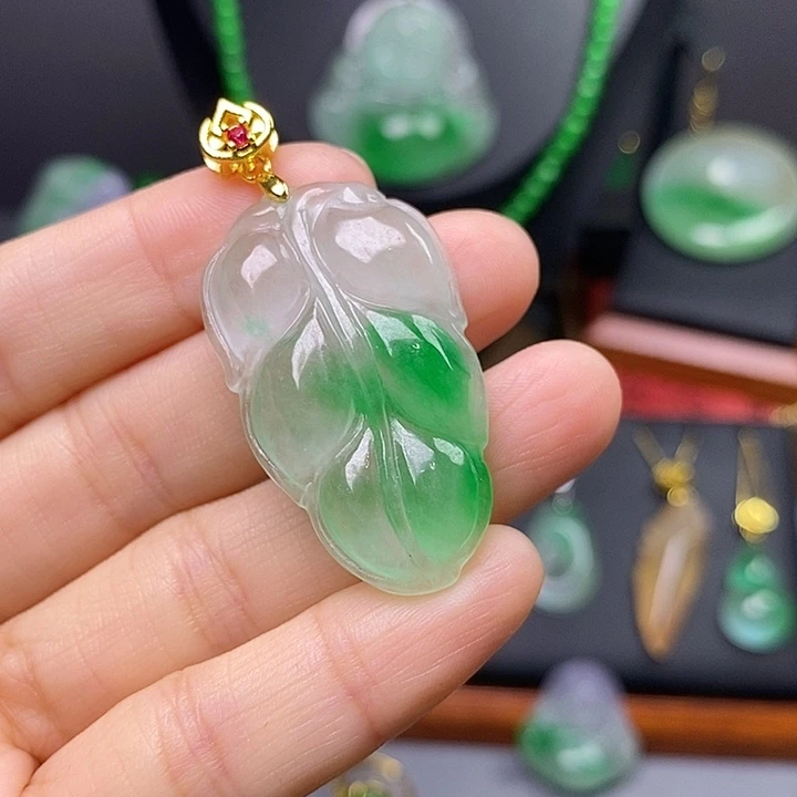 吊坠(赠链)未镶嵌翡翠
