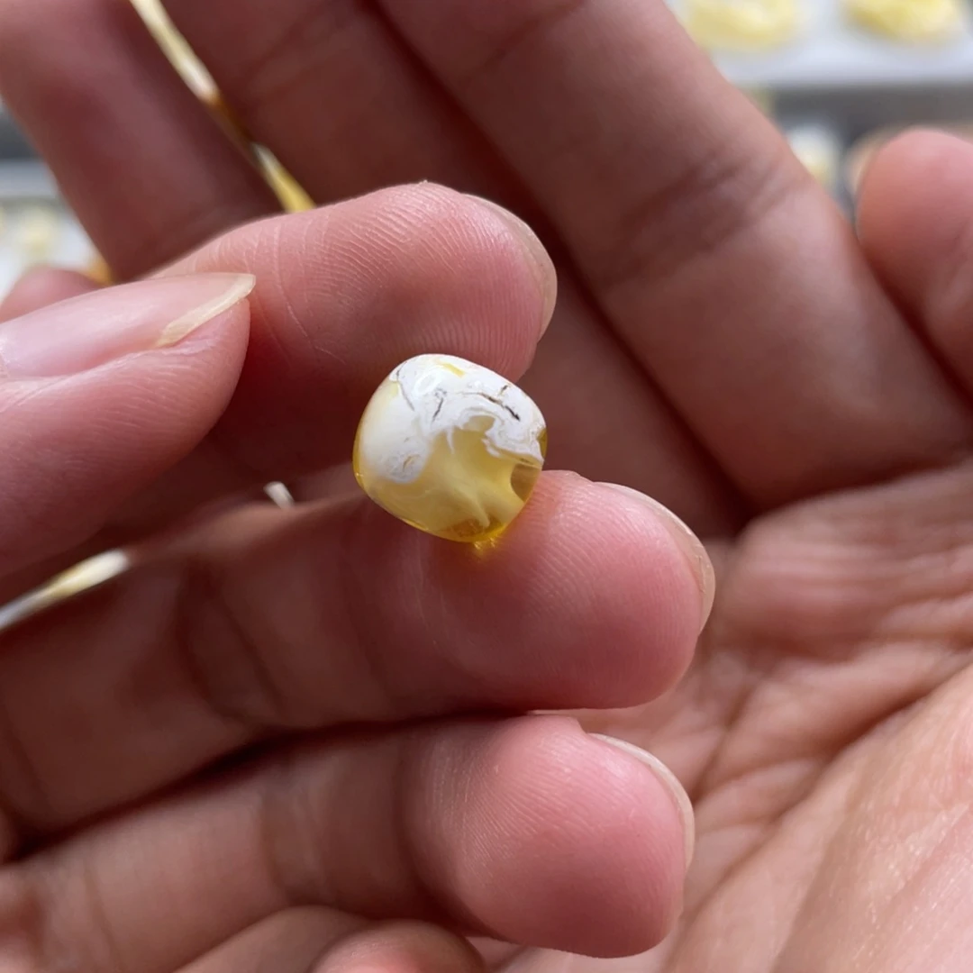 榴***王未镶嵌琥珀手链金白微瑕