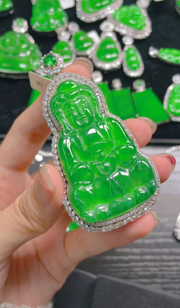 天然翡翠a货吊坠