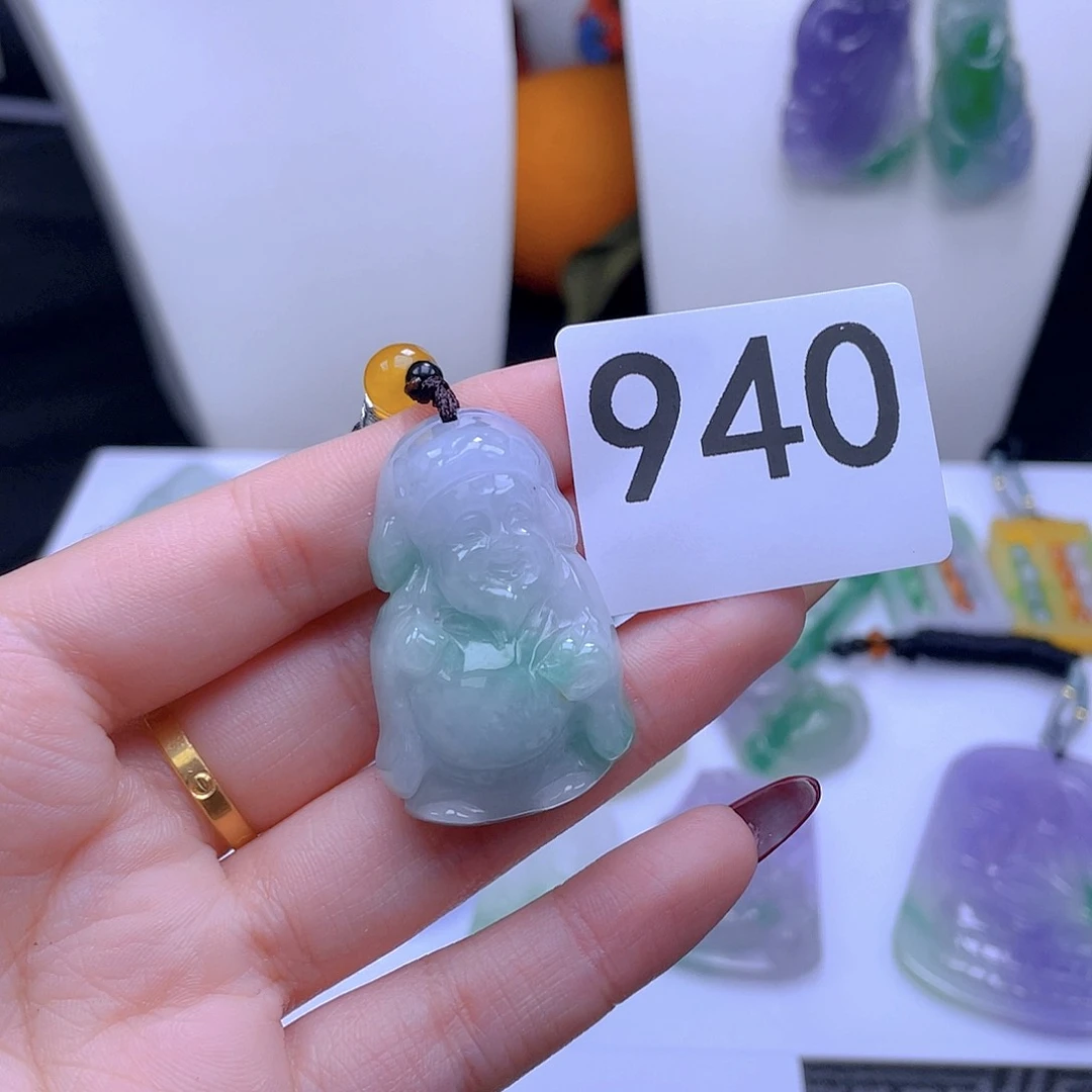 翡翠吊坠(赠链)未镶嵌