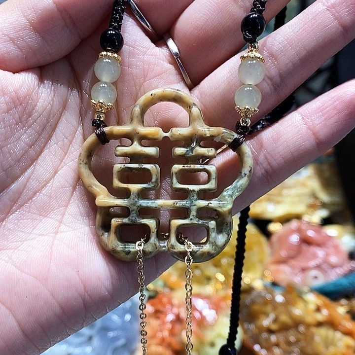 岫玉未镶嵌毛衣链