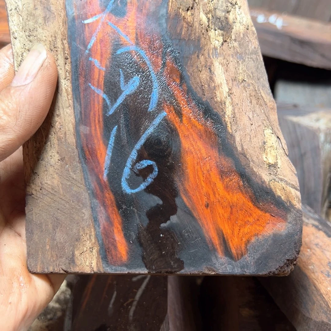 大***人交趾黄檀（大红酸枝）