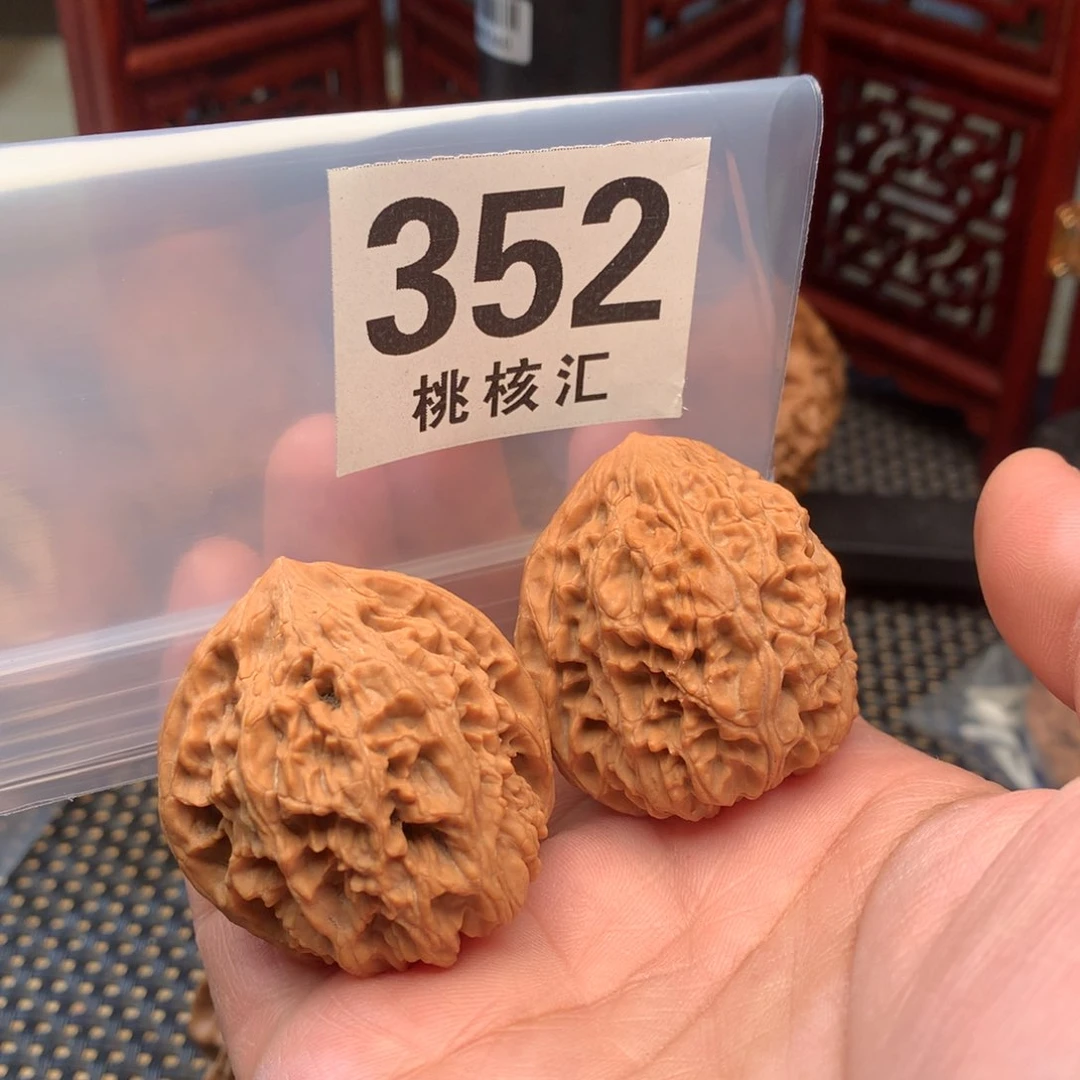 文玩核桃把件野牛37