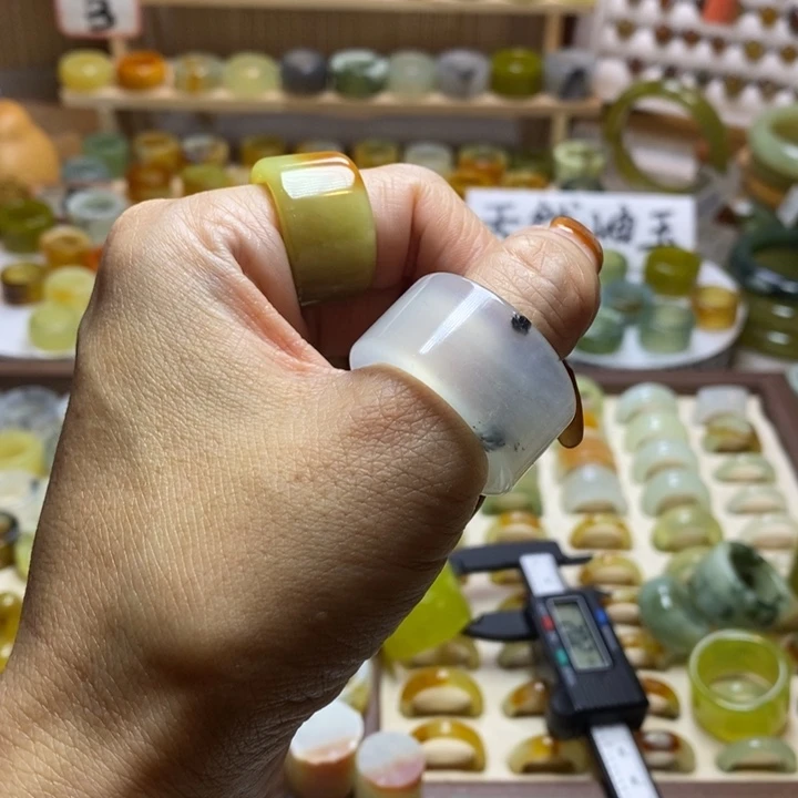天***）岫玉未镶嵌戒指岫玉精品指环