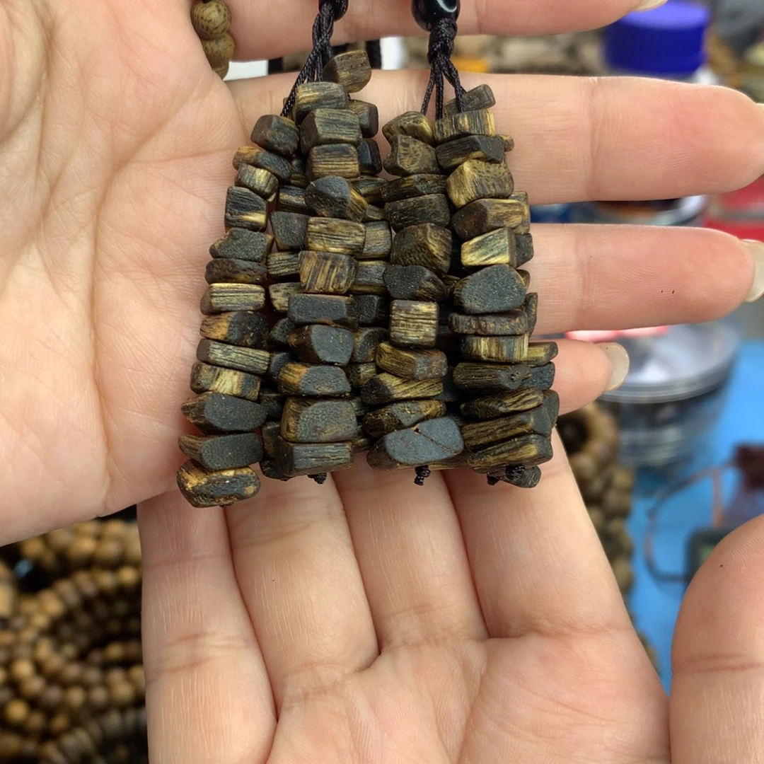 沉香沉香碎屑棋楠沉水车挂，拍一发二