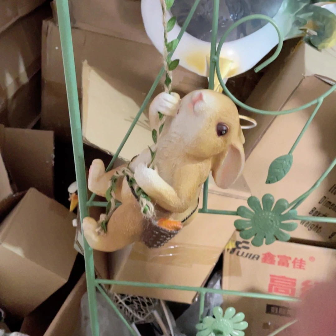 【闪购商品】树脂爬藤兔子摆件