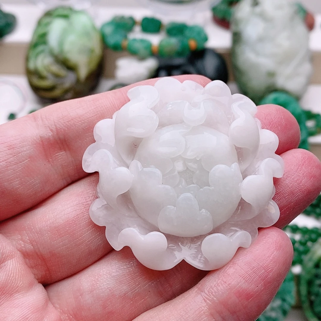 独山玉未镶嵌吊坠