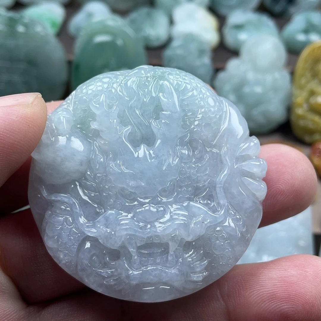 翡翠未镶嵌颈饰龙牌