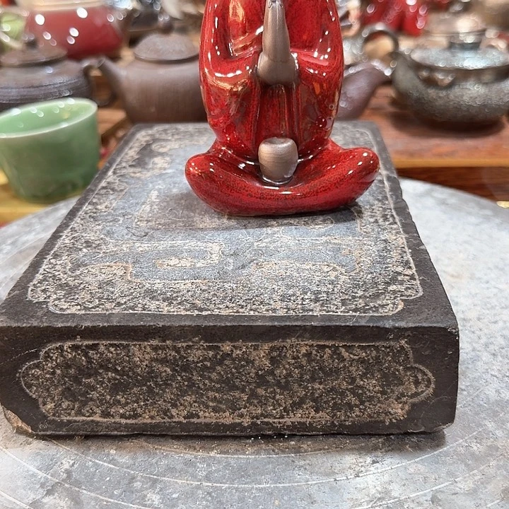 主人杯一个，瓷。。品茗