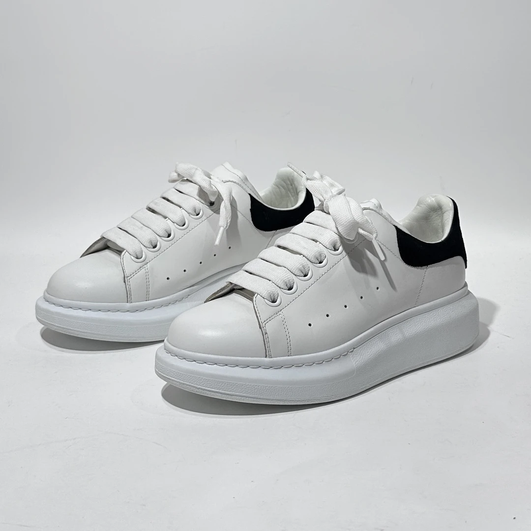 95新 Alexander McQueen/亚历山大·麦昆 36.5码 黑尾小白鞋/80251