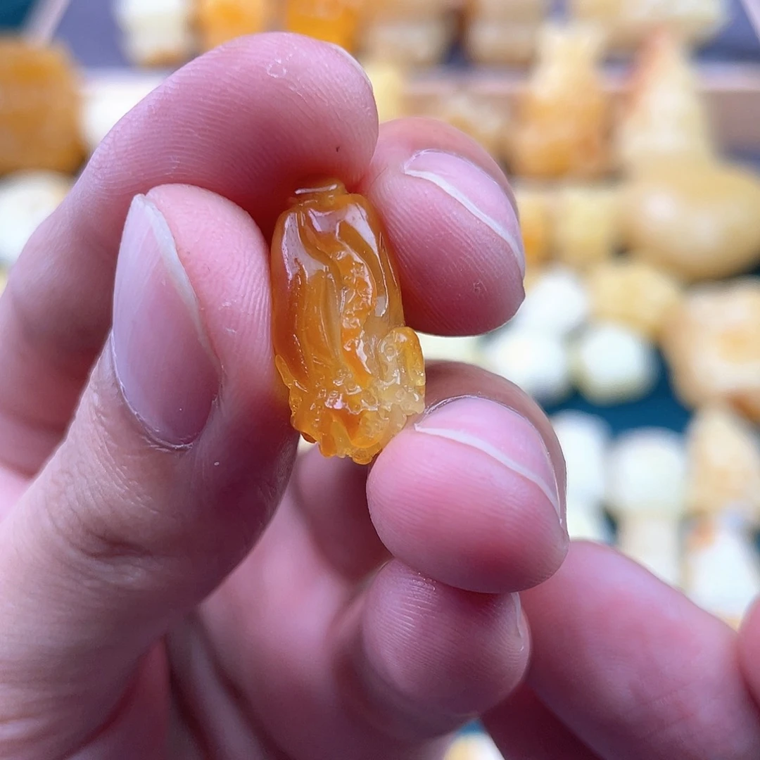 未镶嵌琥珀裸石蜜蜡