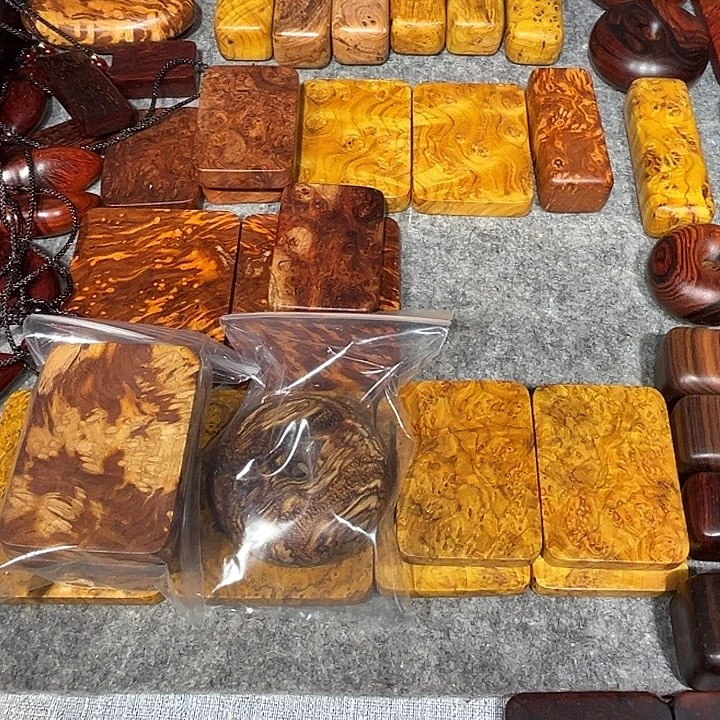 总***子端景台紫檀木类贡木扣。山杏牌。杜仲牌