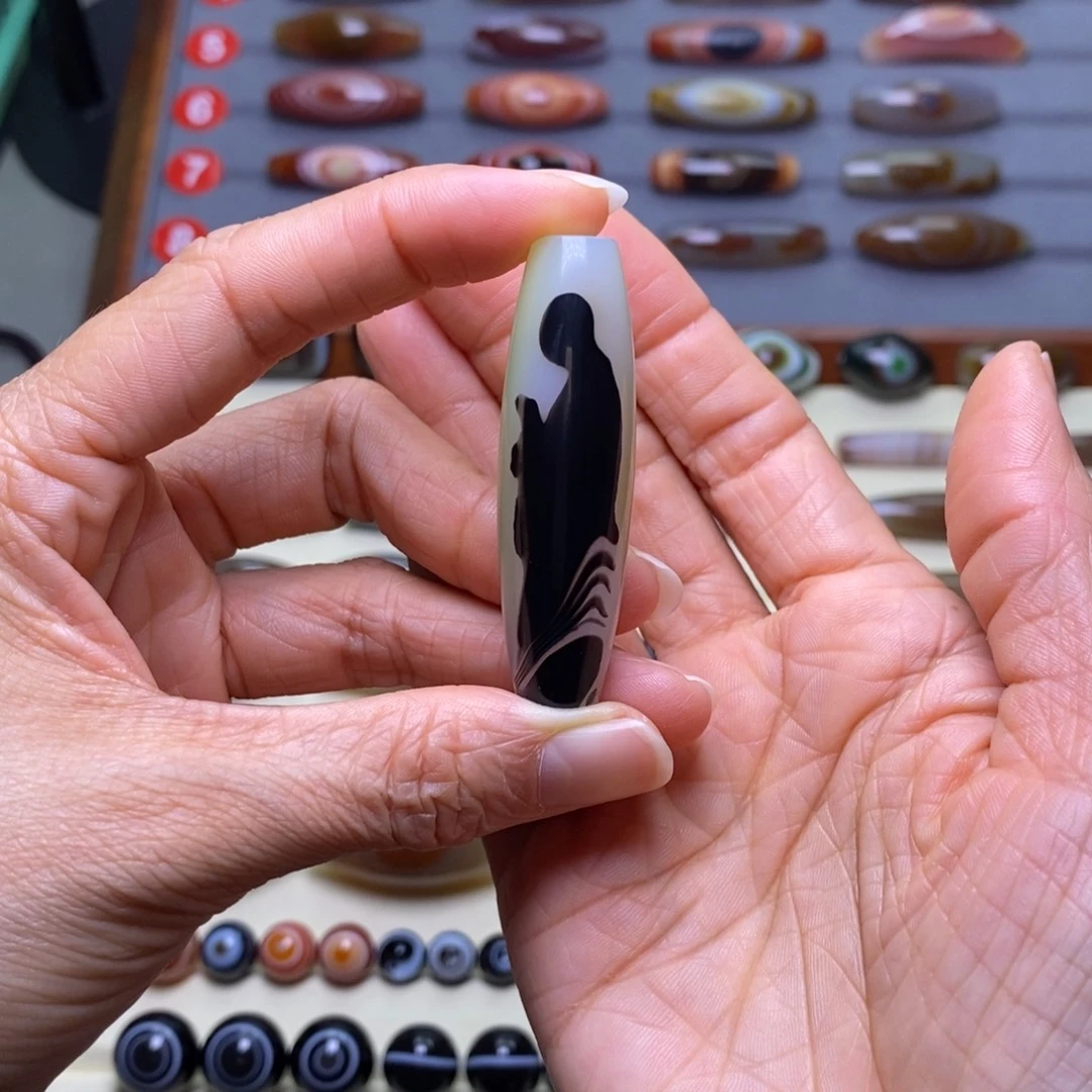 珍***前玛瑙/玉髓未镶嵌珠宝半成品