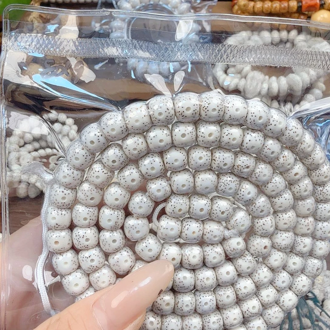 刘****吊坠星月菩提开封不退换