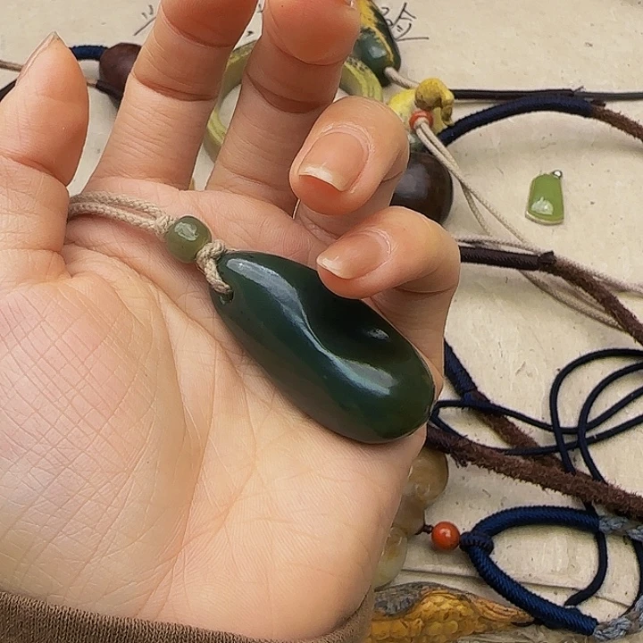 小***月和田玉未镶嵌手链