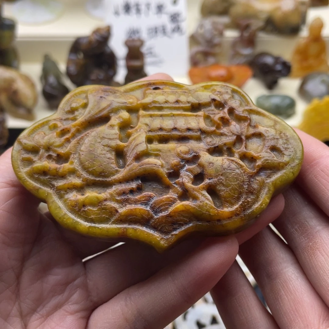 蛇纹石玉未镶嵌颈饰