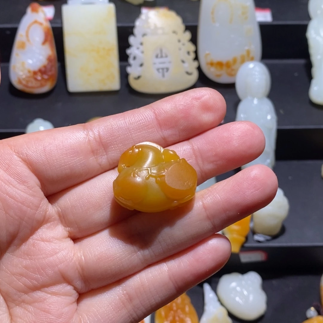 浮***尘颈饰未镶嵌和田玉