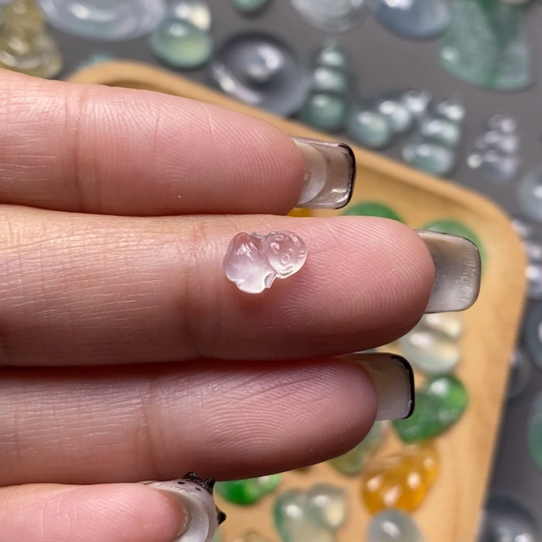 翡翠未镶嵌颈饰?****花翡翠