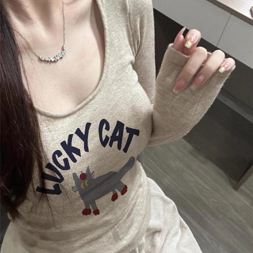 别致德绒印花短款打底衫秋冬燕麦色潮流chic修身显瘦t恤上衣女款