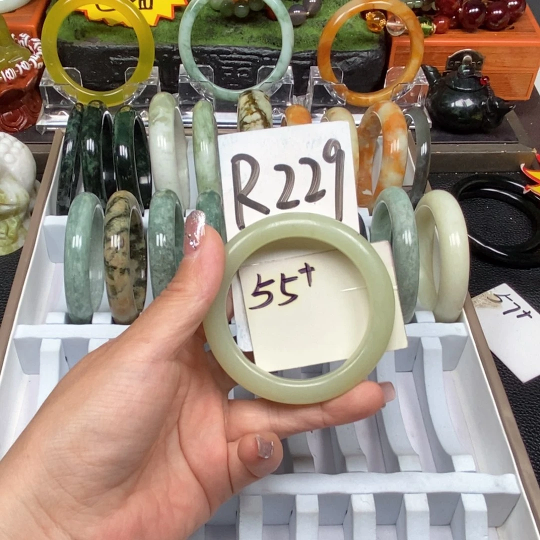 未镶嵌蛇纹石玉手镯