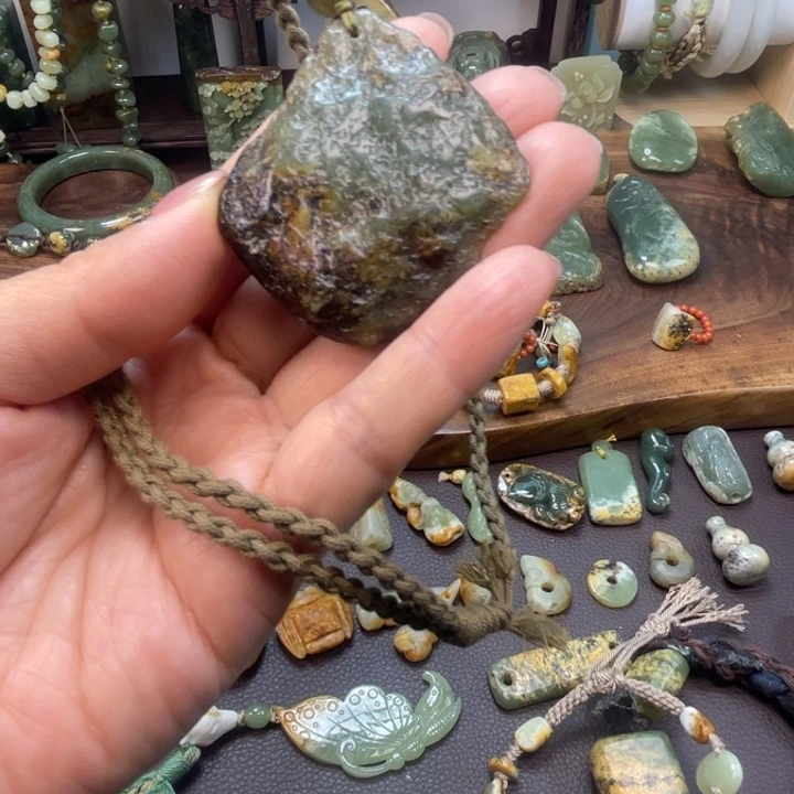 S***E岫岩河磨玉（透闪石质玉）未镶嵌珠宝奇石