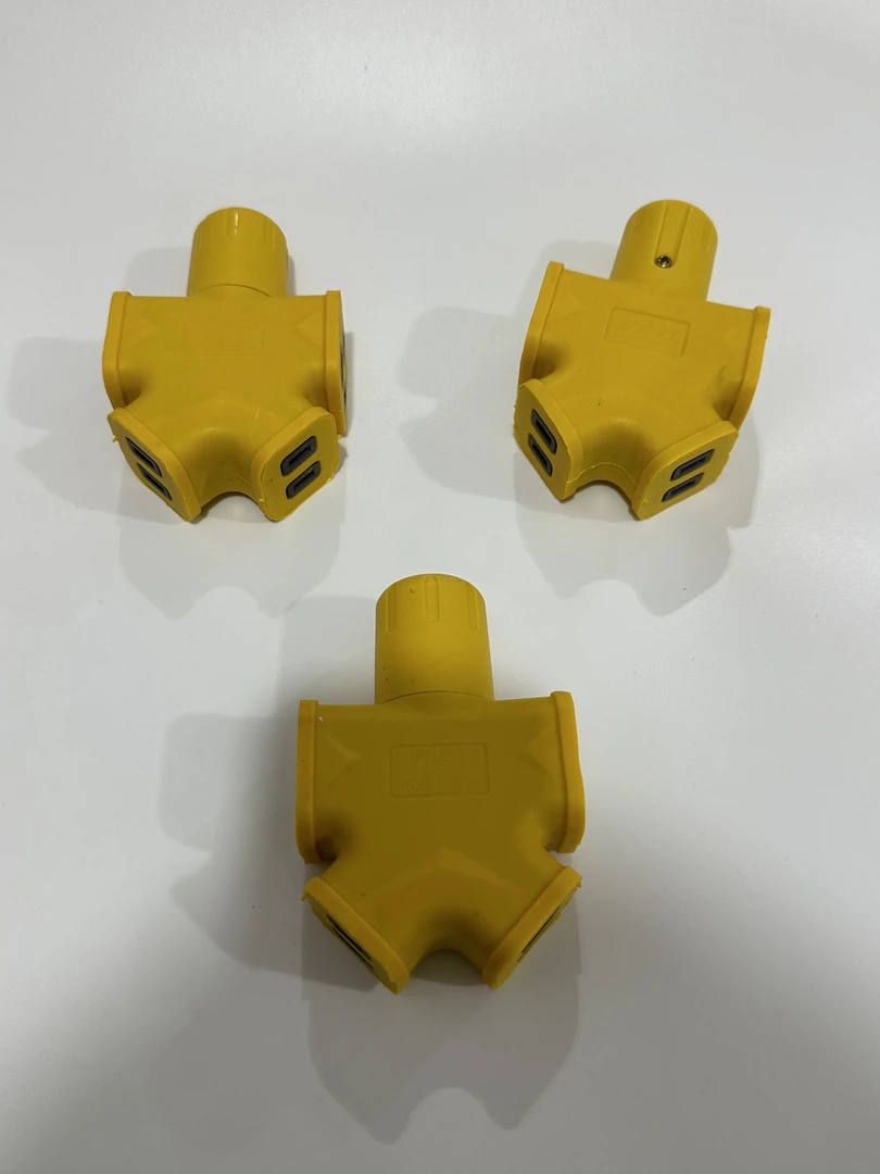 发3个插座14孔铜芯款防摔耐磨转换插头