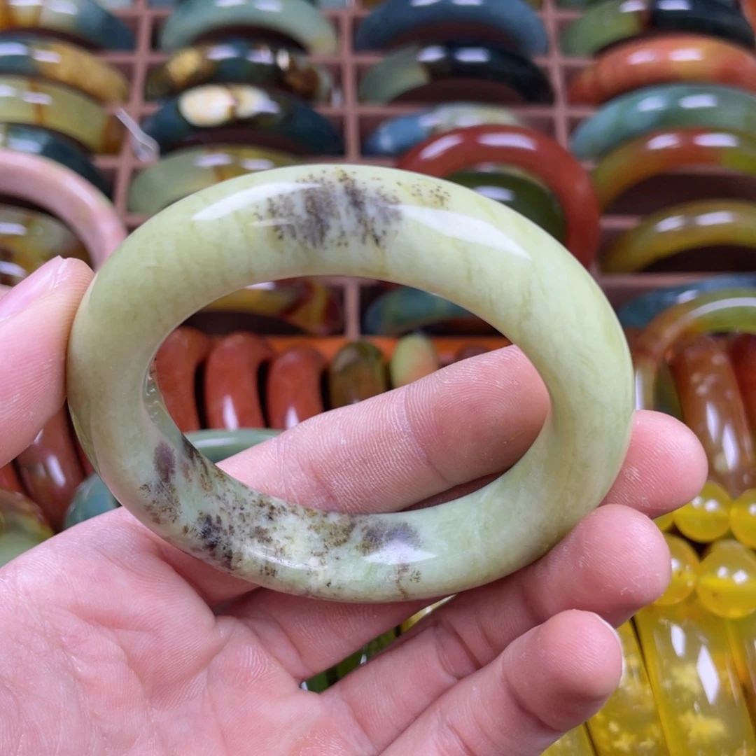 蛇纹石玉未镶嵌手镯