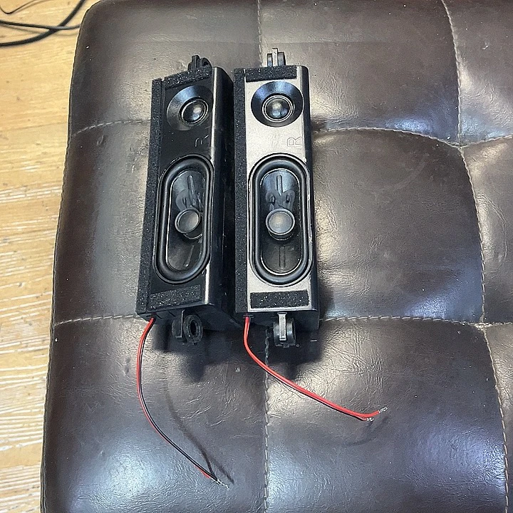 8新  不包邮无源小音箱一对价