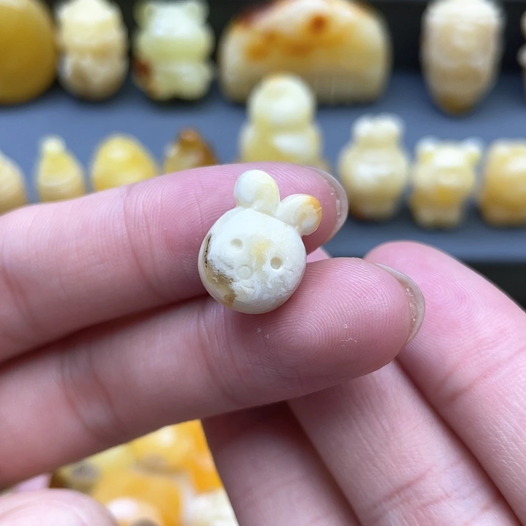 琥珀裸石未镶嵌蜜蜡