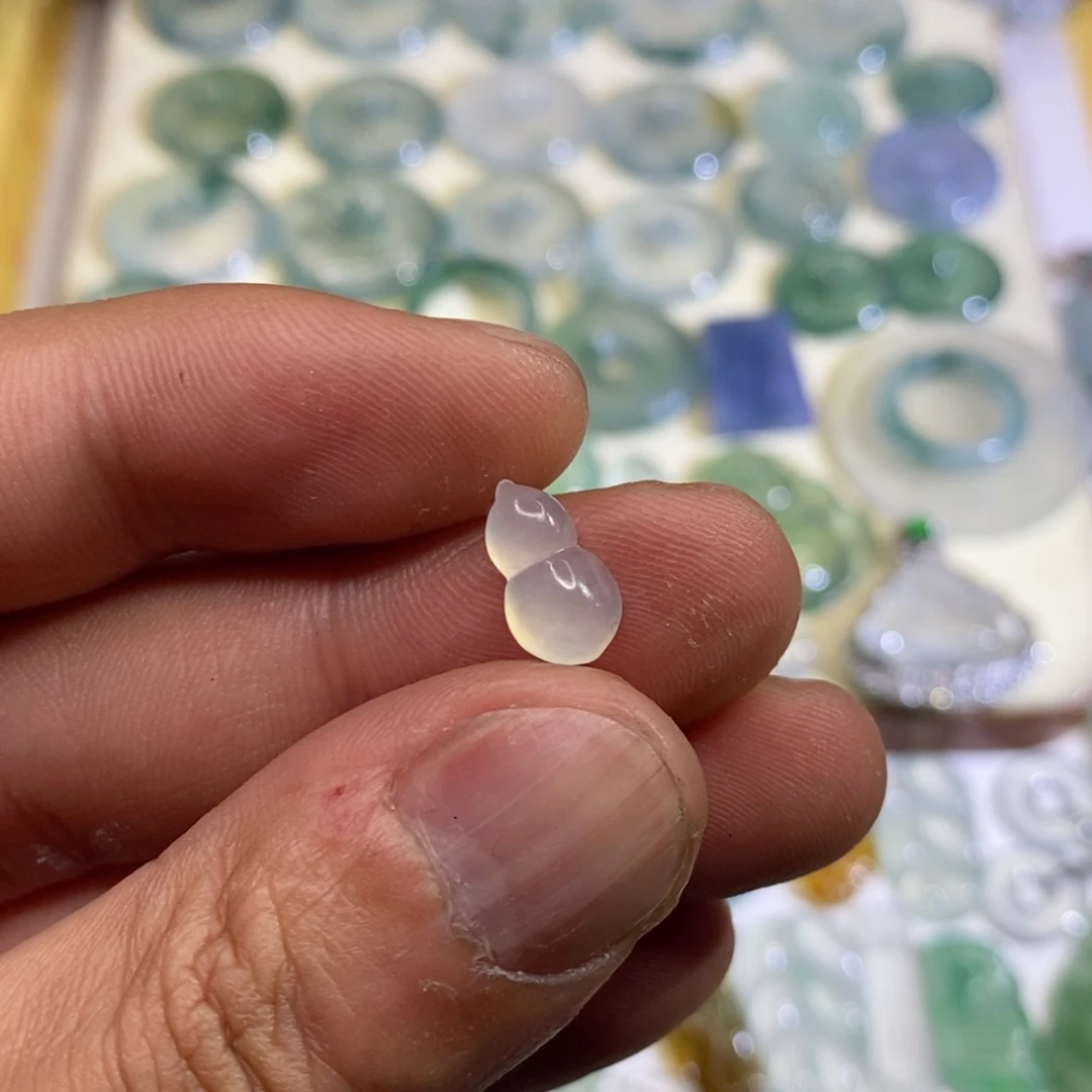 定制翡翠未镶嵌翡翠