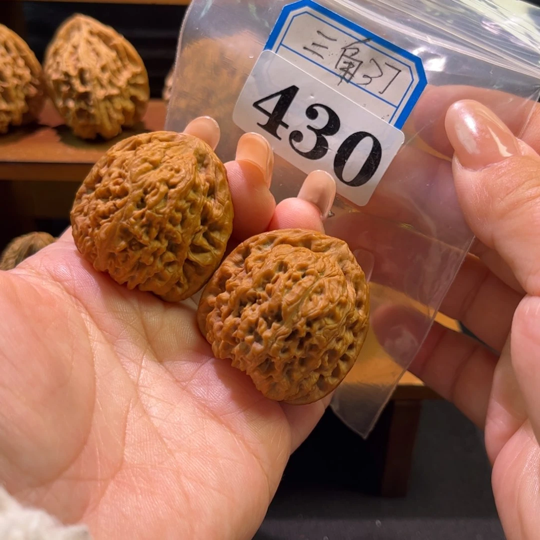 吊坠文玩核桃三角将37