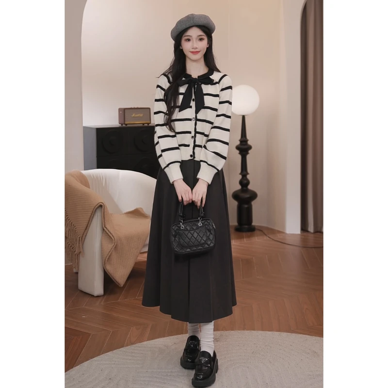 鹿向南【粉丝福利】秋冬甜美外套半身裙套装新款条纹女L52356