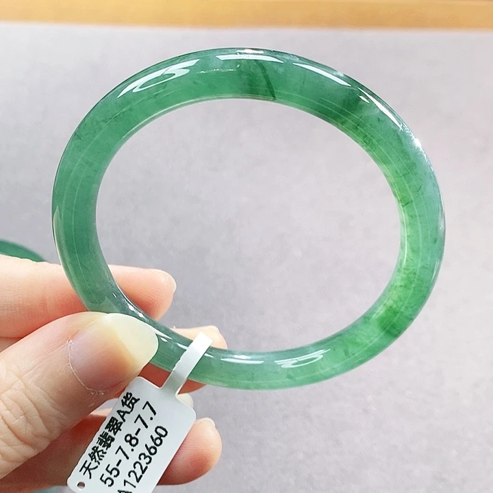 【闪购商品】未镶嵌手镯（圆镯）翡翠