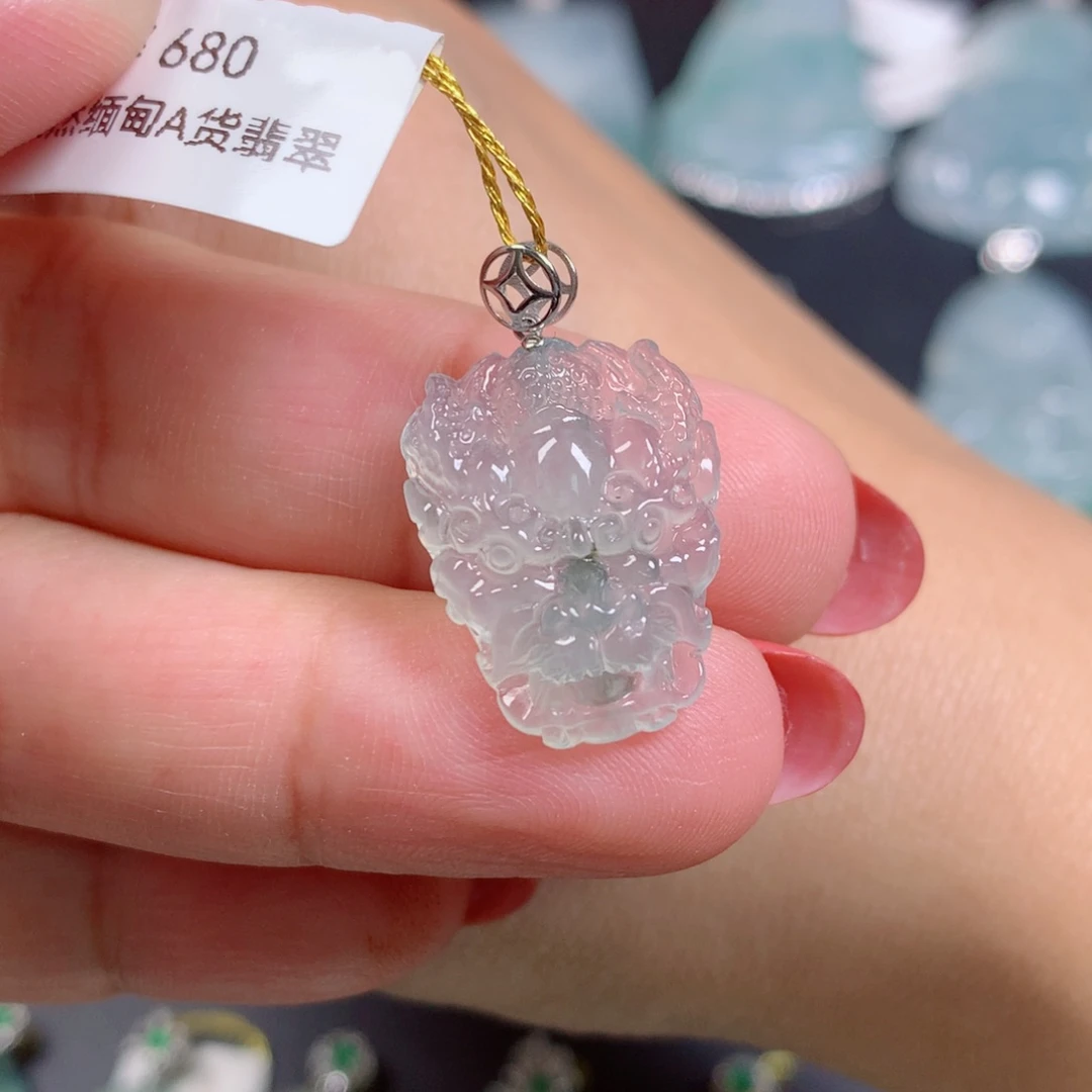 翡翠18K金镶嵌颈饰龙牌