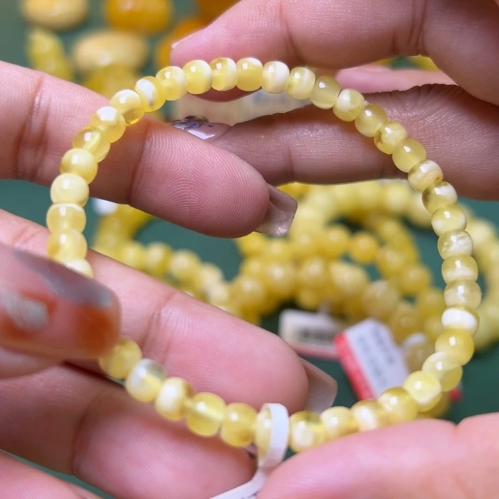 蜜蜡未镶嵌珠宝奇石