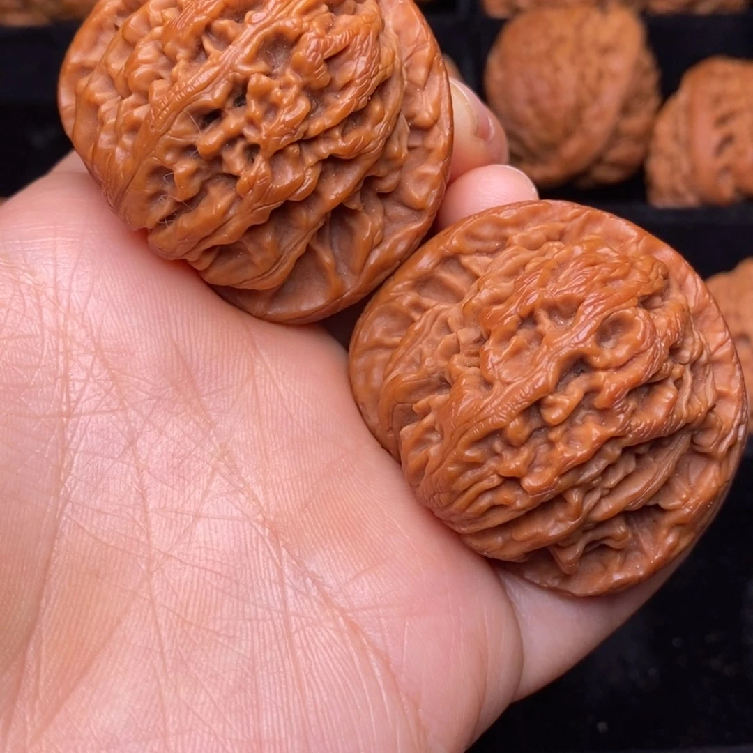 文玩核桃把件秦岭野生核桃
