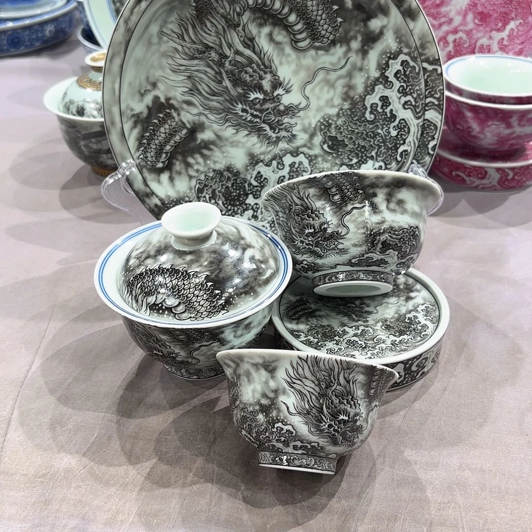 瓷片景德镇瓷器精品陈列