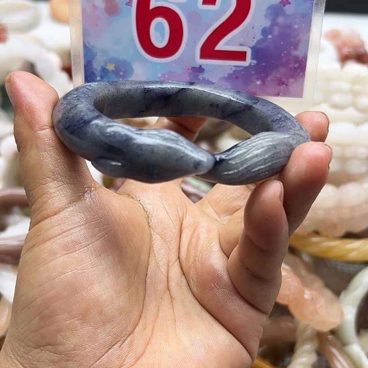 未镶嵌手镯石英岩玉