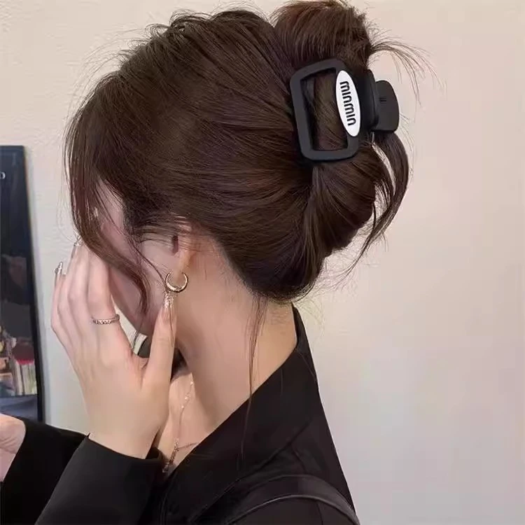 发抓女字母磨砂方块小抓夹气质后脑勺半扎鲨鱼夹发卡头饰发夹时尚