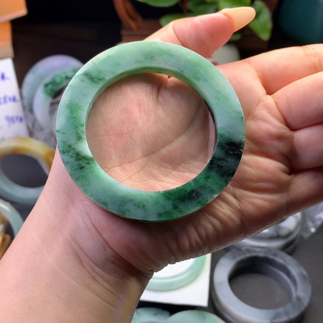 未镶嵌手镯定制翡翠