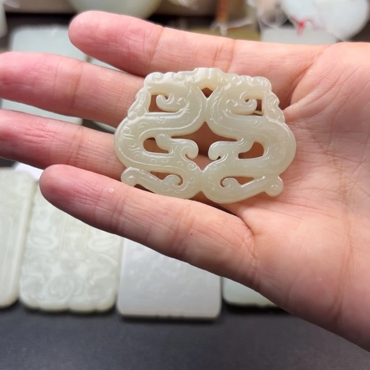 那***师和田玉未镶嵌挂件