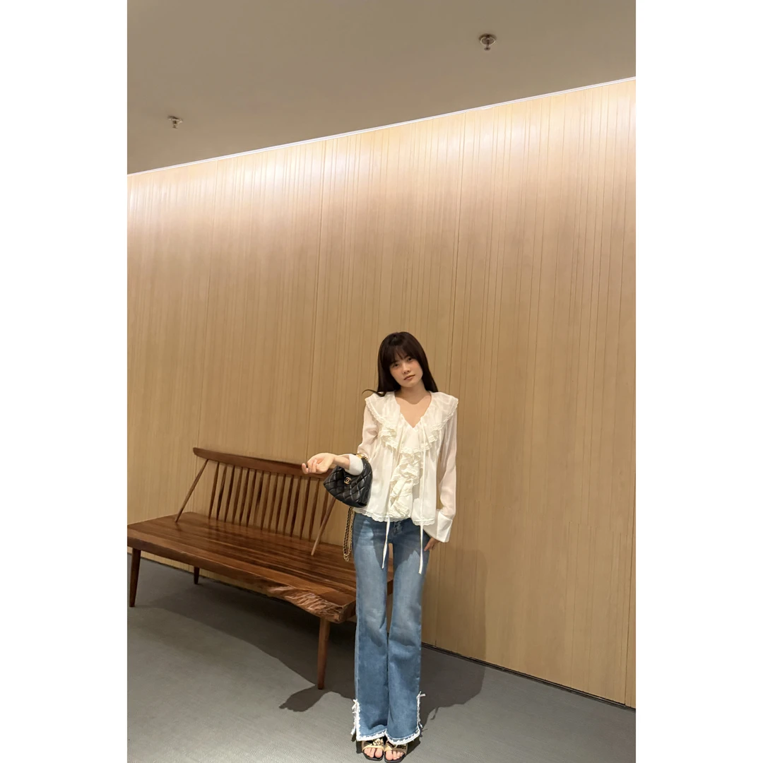 井迪儿【点睛之笔】94%棉韩版高腰蕾丝边蝴蝶结显瘦开叉牛仔裤