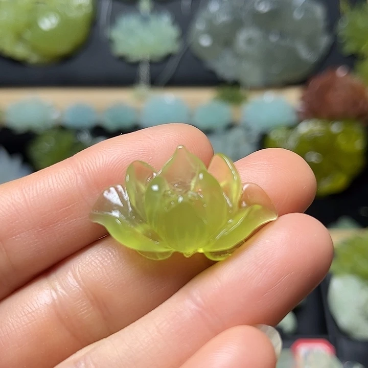 未镶嵌蛇纹石玉颈饰