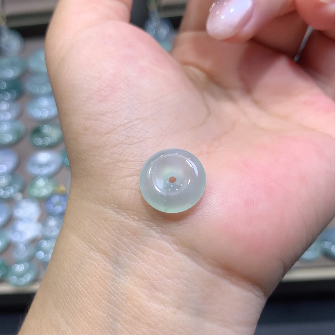 小***～翡翠未镶嵌颈饰平安扣 14.2*4.1