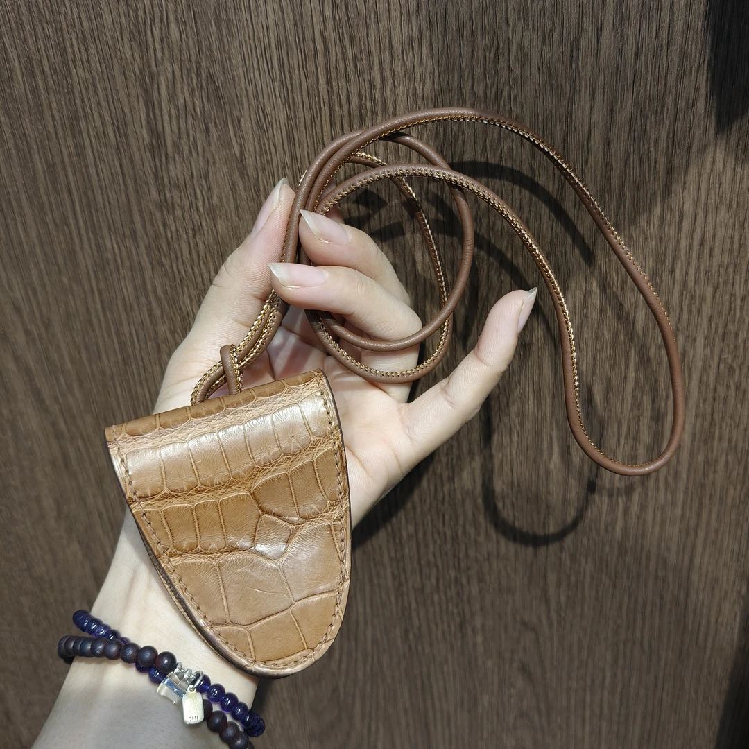 男女同款挂脖磁吸皮革墨镜夹时尚眼镜挂链配饰眼镜链金色棕色