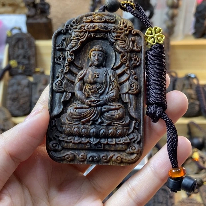 木一****，芽庄奇楠大日如来挂件