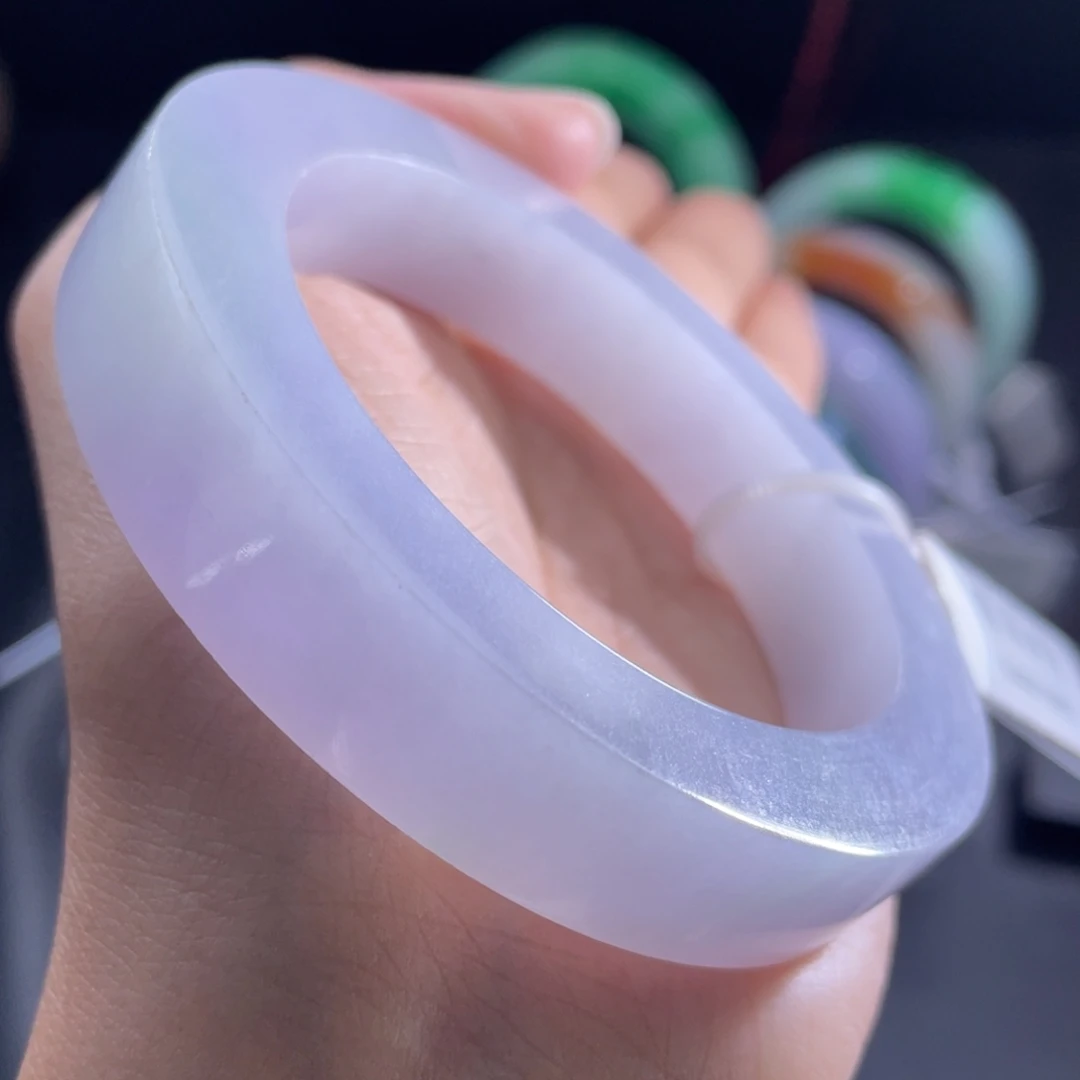 未镶嵌翡翠手镯定制翡翠