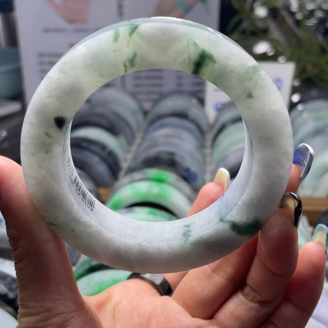 定制翡翠未镶嵌翡翠手镯