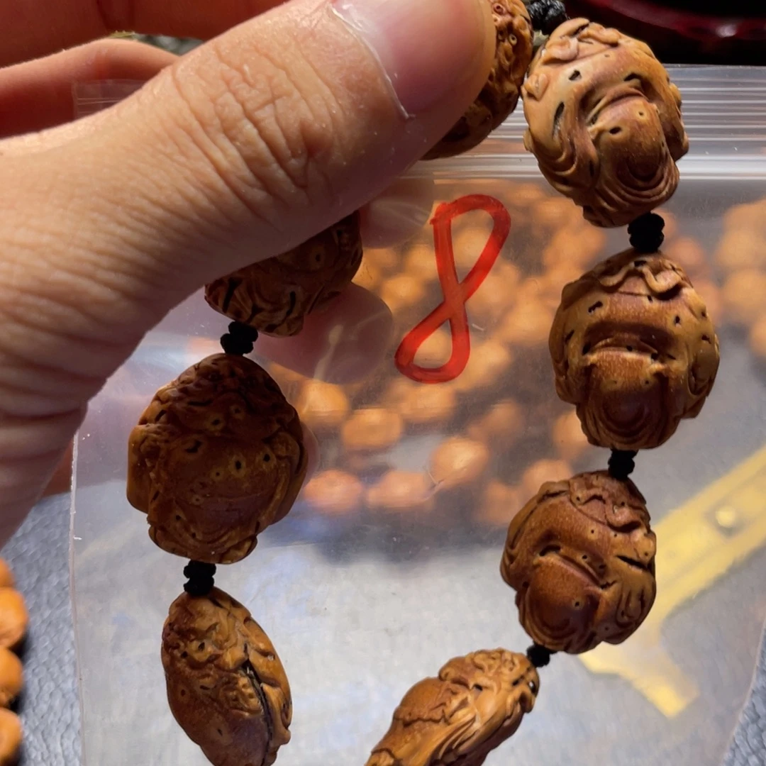 大桃核雕刻瑕疵钟馗